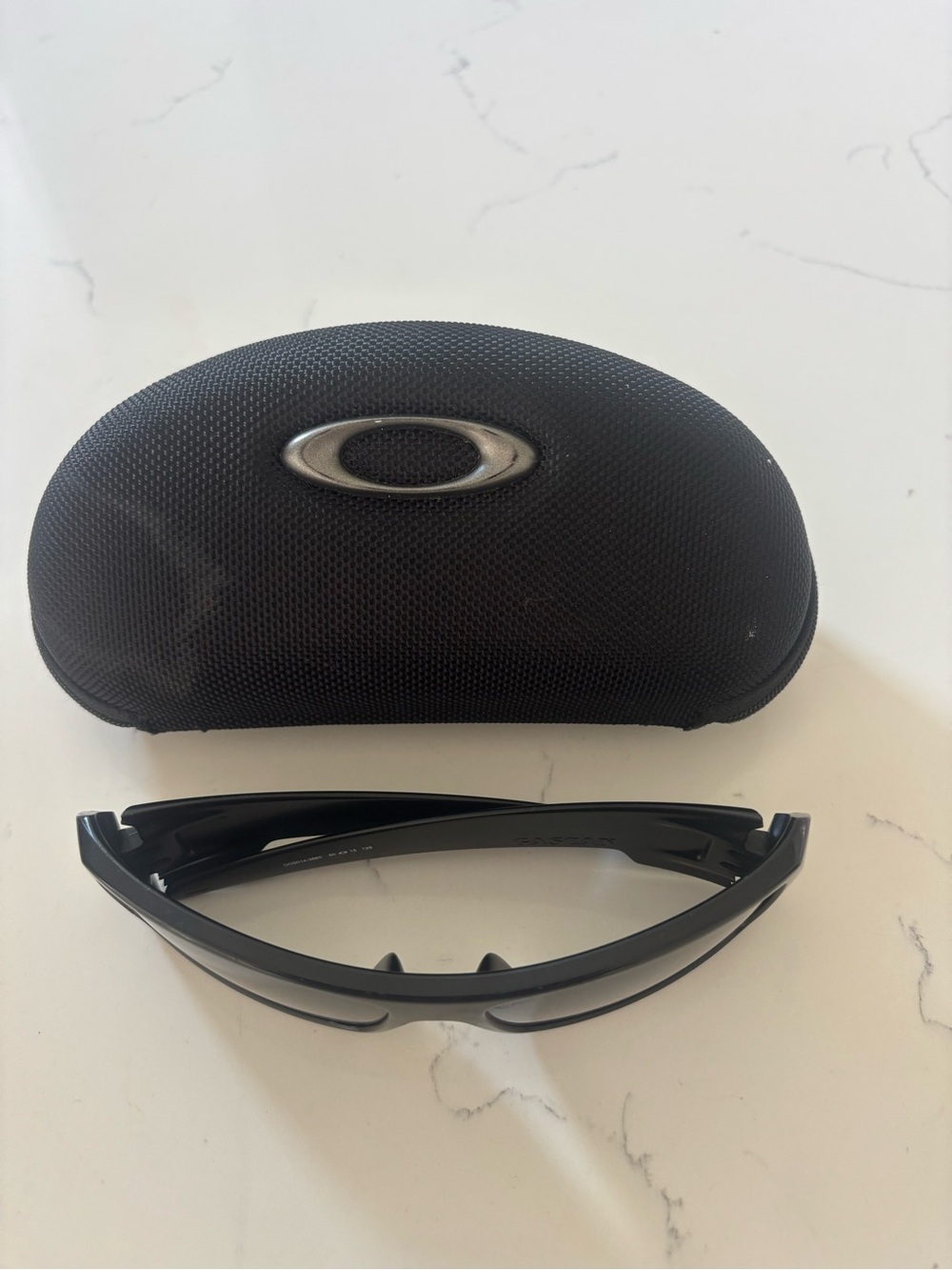 Men’s Oakley Gascan Sunglasses with Protective Case